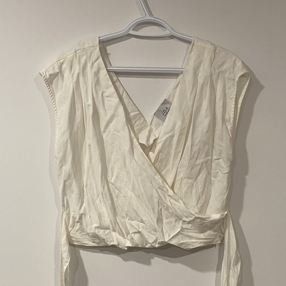 EUC J.O.A. Cream Sleeveless Wrap Blouse
